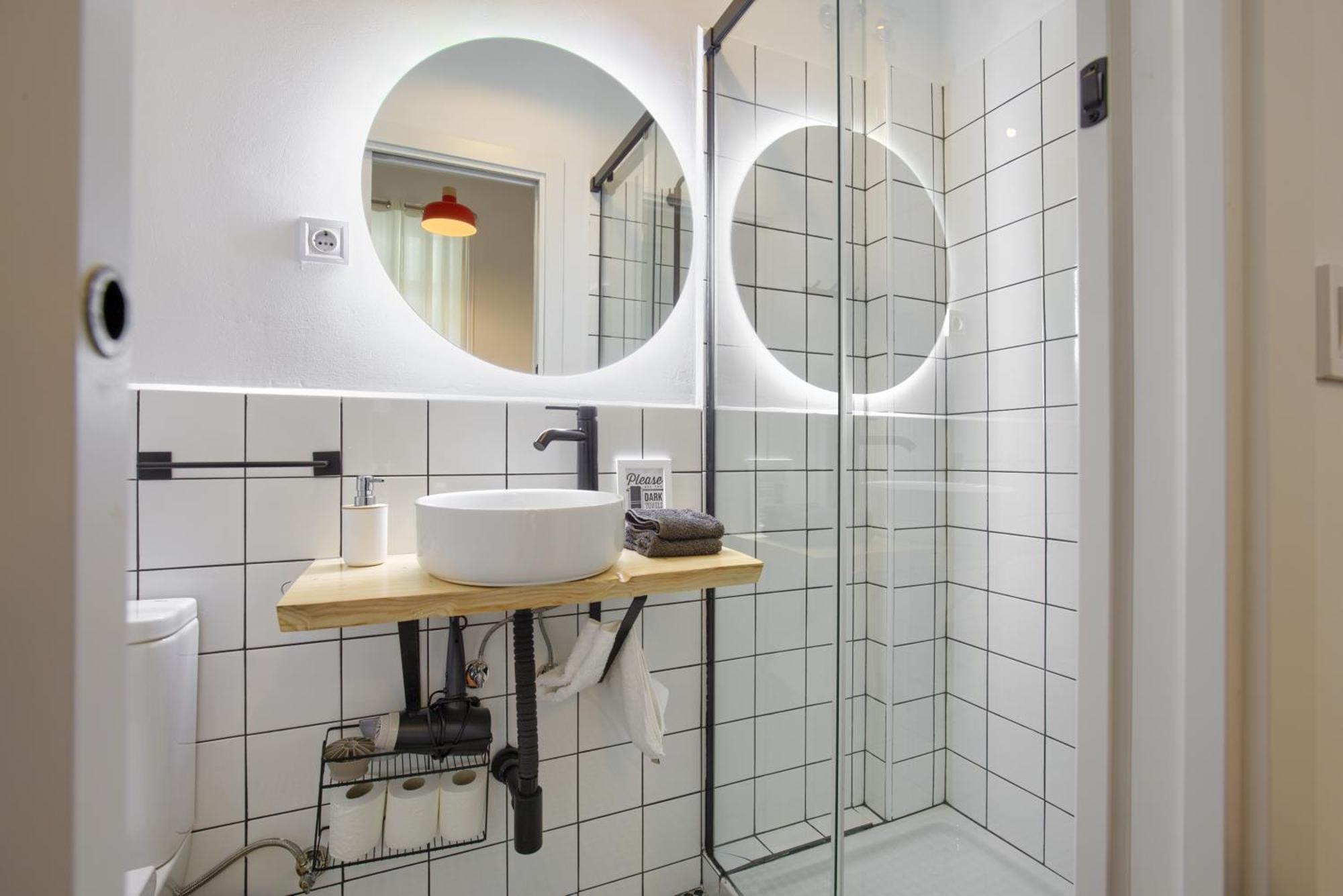 Mezzanine Orange Apartment Madrid Bilik gambar