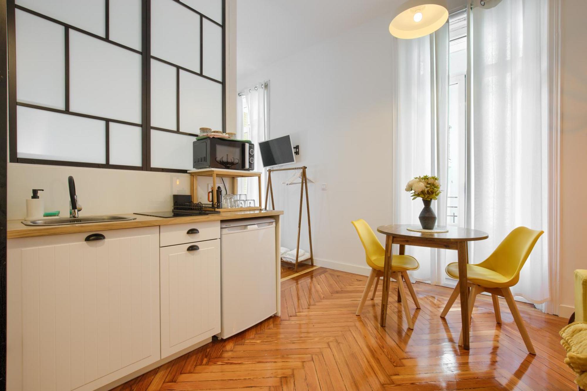 Mezzanine Orange Apartment Madrid Bilik gambar