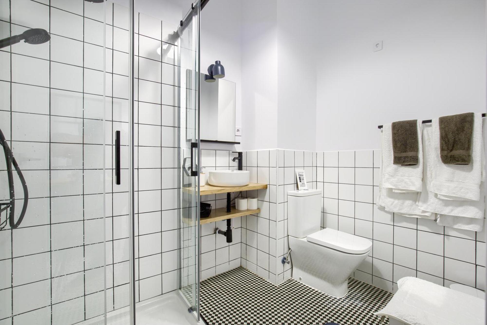 Mezzanine Orange Apartment Madrid Bilik gambar